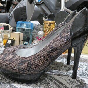Guess by Marciano Andrea Platform Snakeskin Heels Pumps stilettos 7.5 Gorgeous!